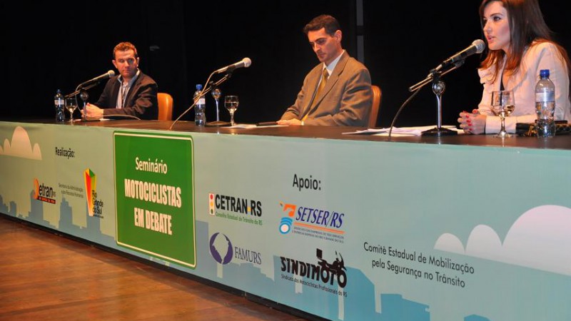Detran/RS debate regularização de motofretistas e municipalização dos serviços de teleentrega